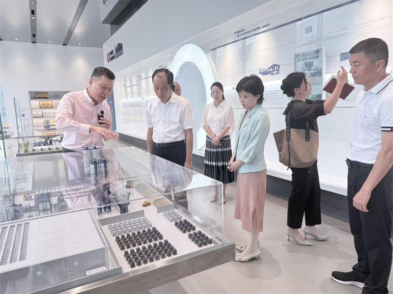 Taiwanin demokraattisen itsehallintoliiton Quanzhoun kunnanvaliokunnan erityinen demokraattinen valvonta vieraili Quangong Co., Ltd.