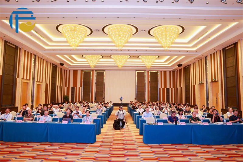 Jätettömän kaupungin rakentaminen yhdessä: Quangongin osakeomistus tuo vihreän älykkään tiilenvalmistusteknologian teollisuushuippukokoukseen