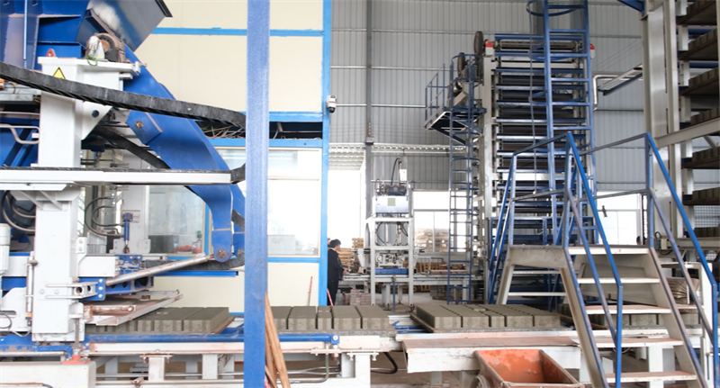 Yksi kone, useita tiiliä, energiansäästö ja hiilidioksidipäästöjen vähentäminen, QGM Zenith 15 -malli luo 